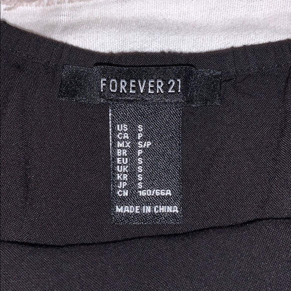 BLACK CROP TOP - Picture 4 of 4